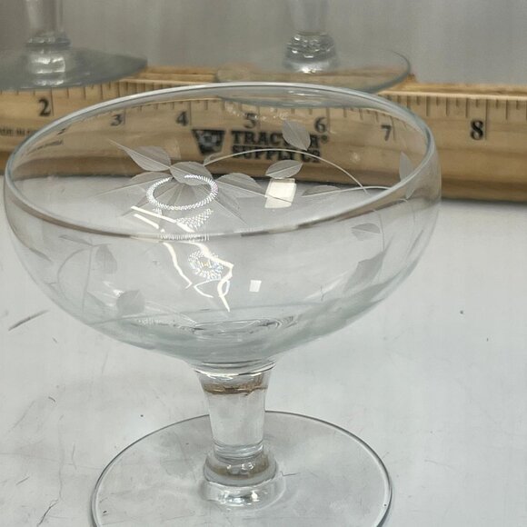 Vintage Etched Champagne Coupe Glasses Set of 6 Clear Stemware Barware - Picture 2 of 3